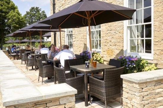 The Evenlode Hotel Eynsham Eksteriør bilde